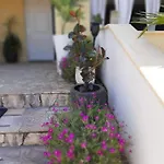 Titania Apartamento *