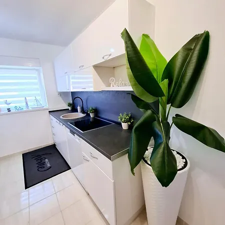 Titania Apartment *